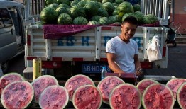 今日吃瓜热门大瓜每日更新 长治体育公园跑道一圈多少米 带你吃瓜,一圈究竟多少米？吃瓜群众带你一探究竟